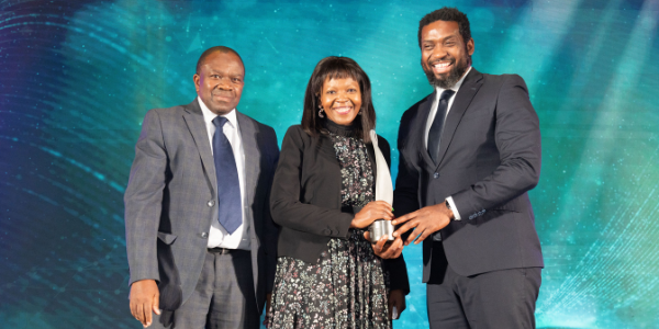 Wits Prof Selo Ndlovu centre wins the NSTF South32 Engineering Research Capacity Development Award